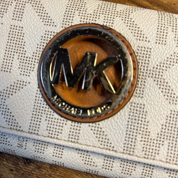 Michael Kors wallet - Picture 6 of 6